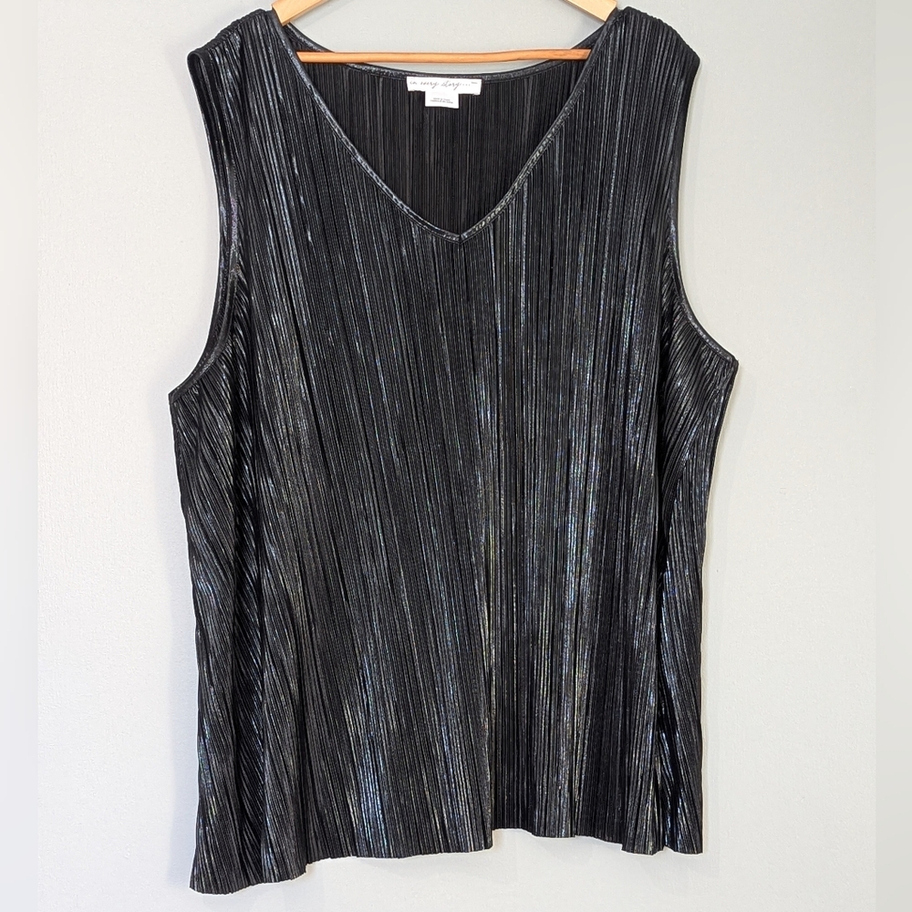 Addition Elle Women's Metallic Pleated‎ Sleeveless Top